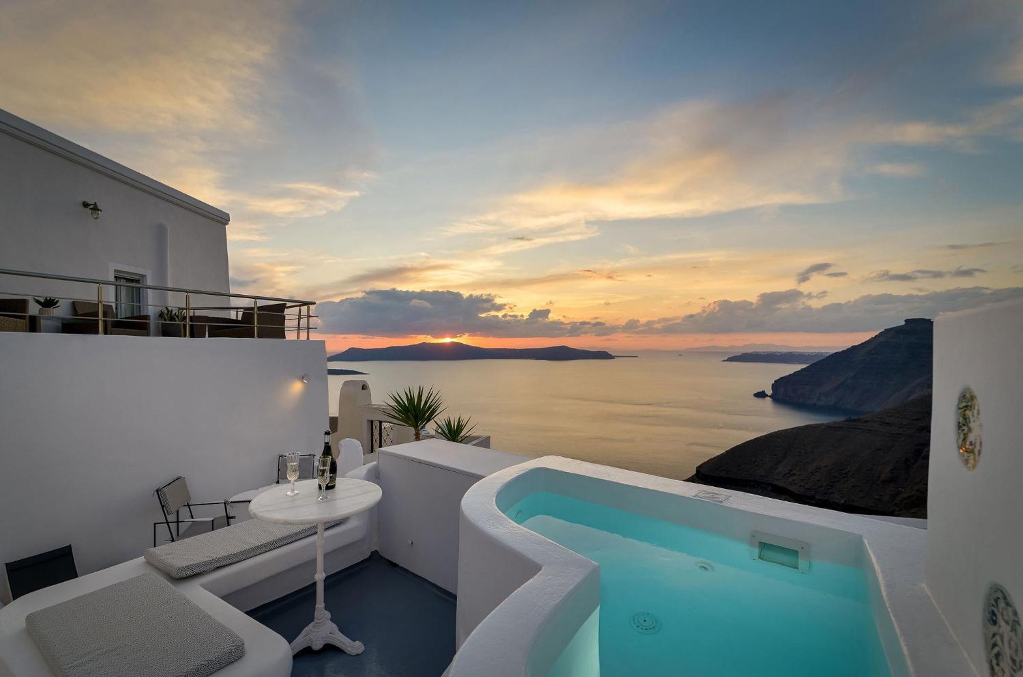 Trieris Villa & Suites Fira  Eksteriør bilde