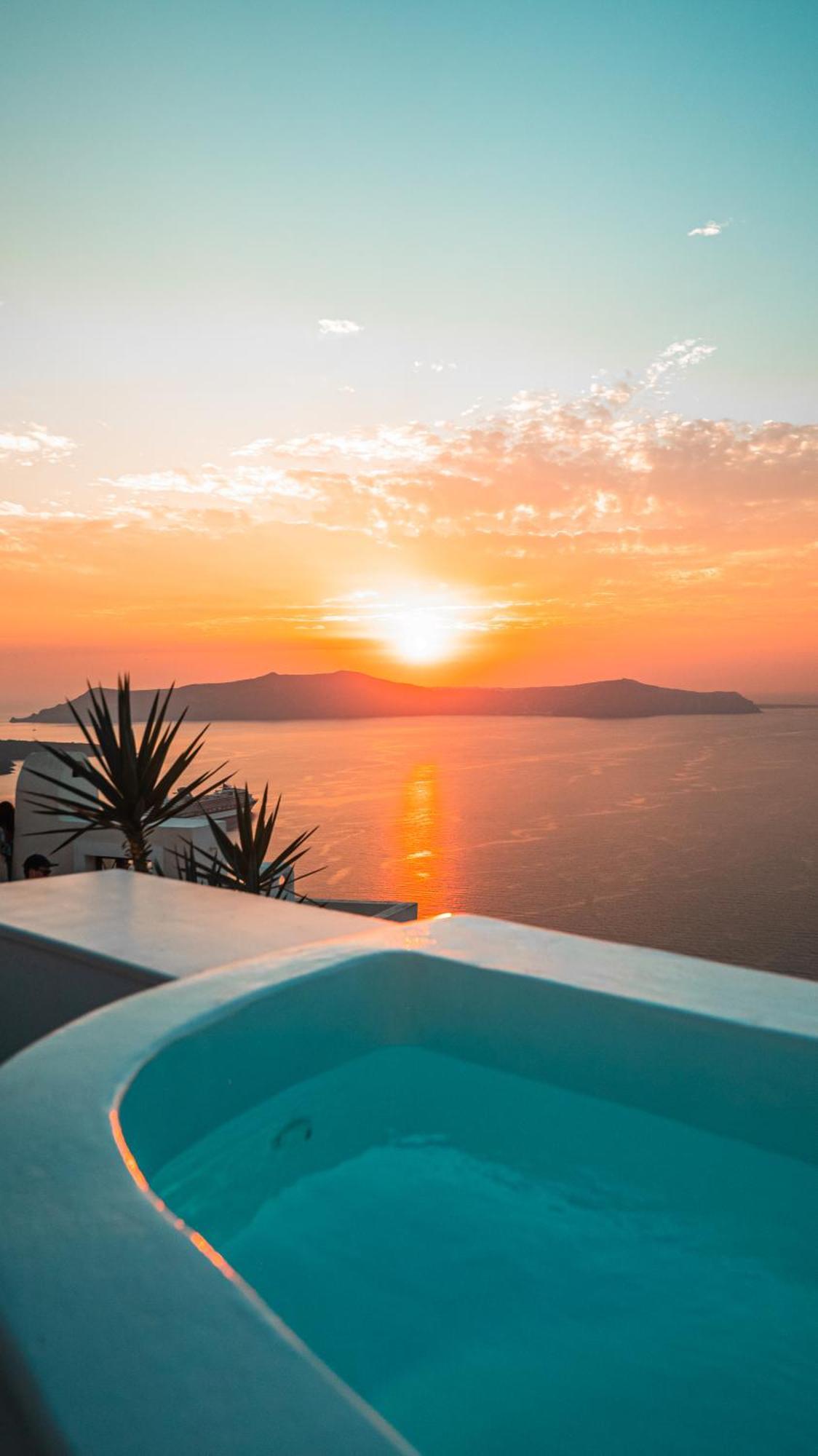Trieris Villa & Suites Fira  Eksteriør bilde
